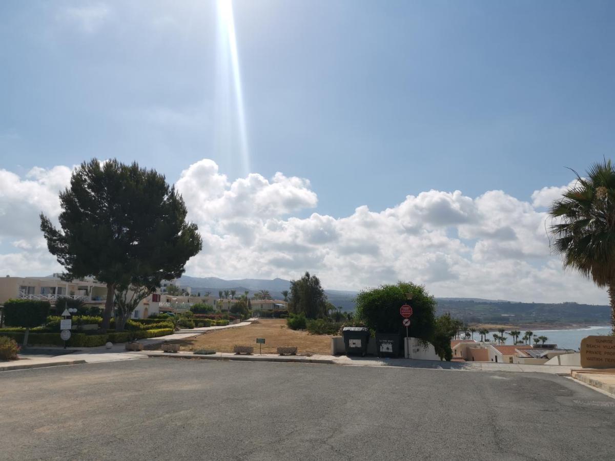 Ocean Pearl Apartment Peyia Bagian luar foto