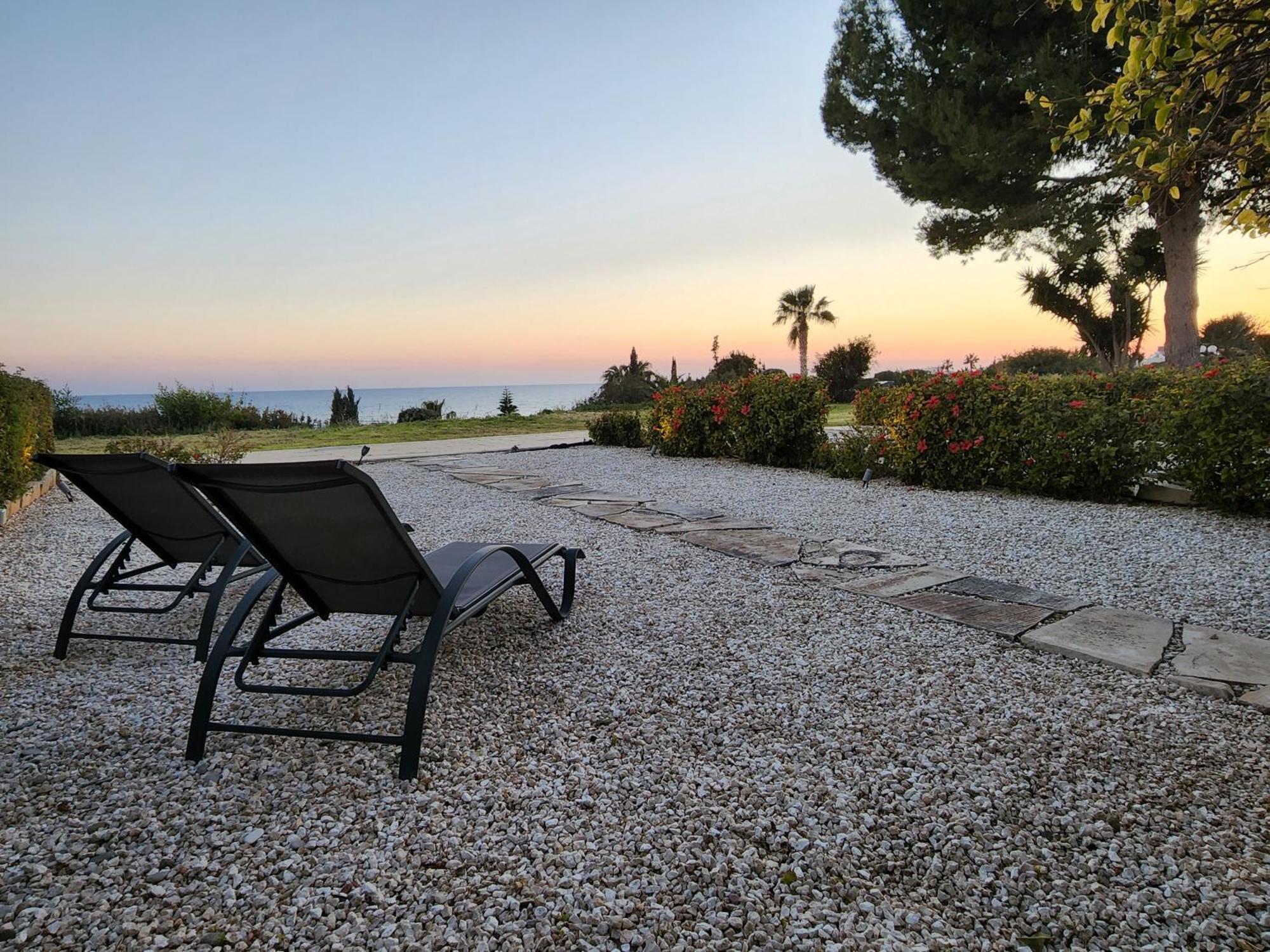 Ocean Pearl Apartment Peyia Bagian luar foto