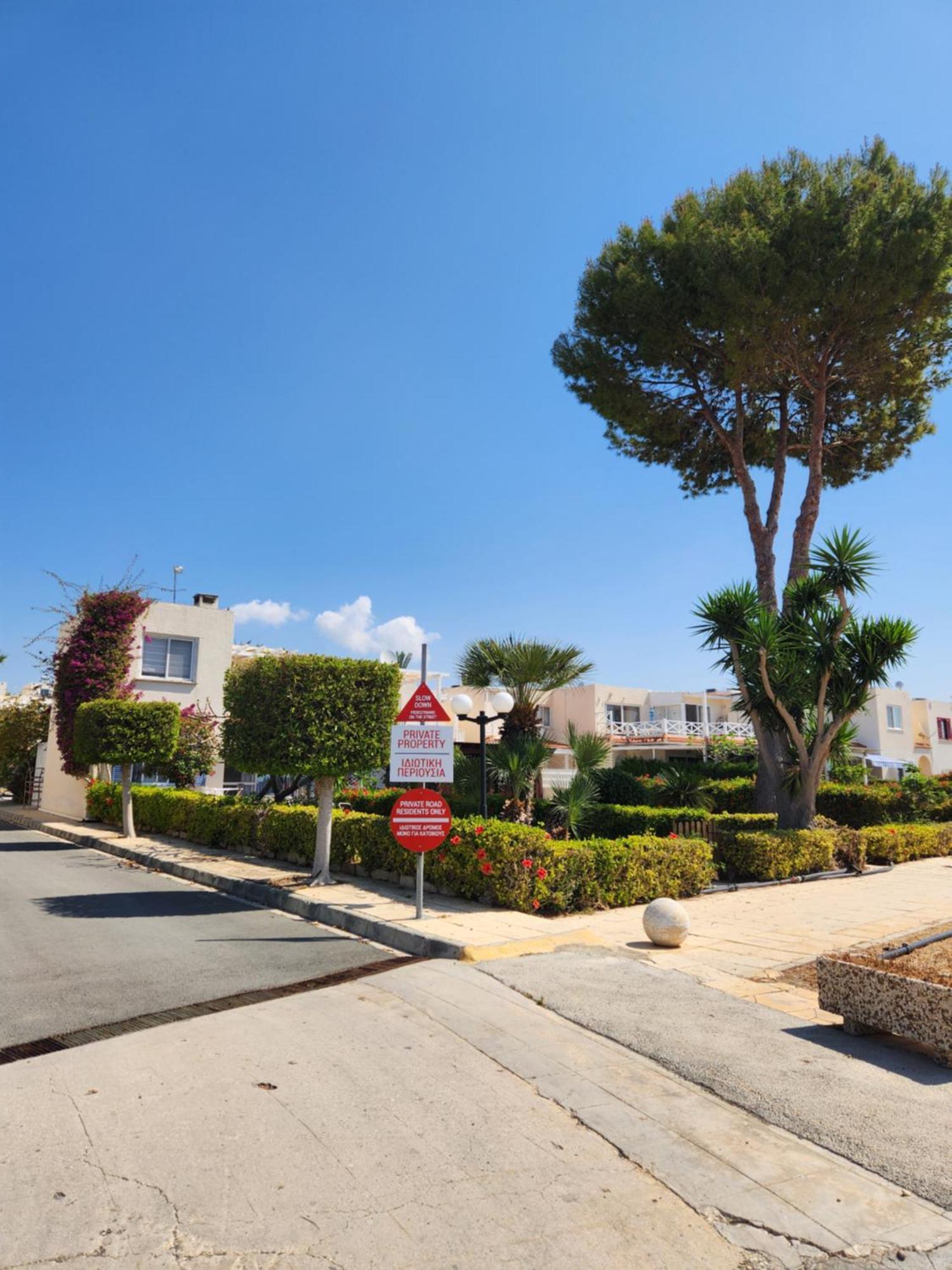 Ocean Pearl Apartment Peyia Bagian luar foto