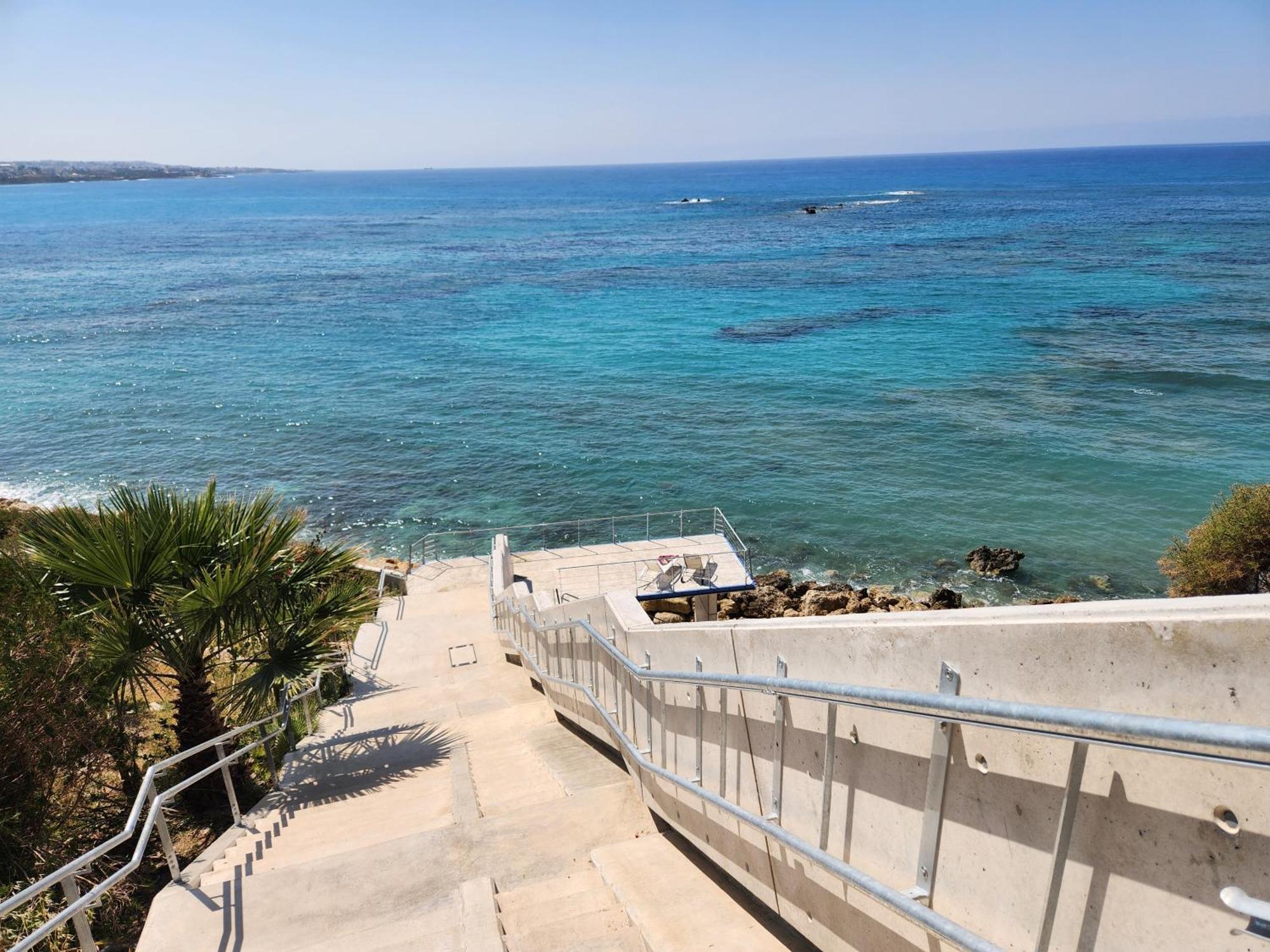 Ocean Pearl Apartment Peyia Bagian luar foto