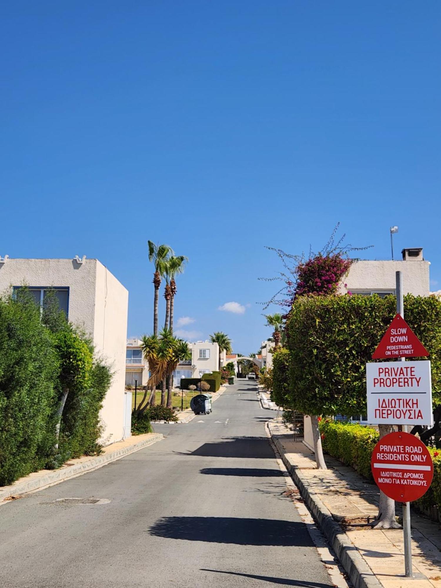 Ocean Pearl Apartment Peyia Bagian luar foto
