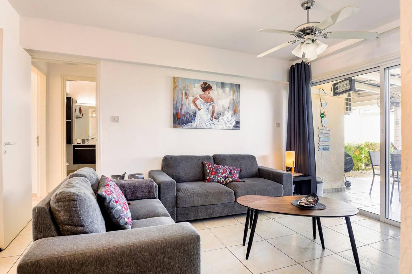 Ocean Pearl Apartment Peyia Bagian luar foto